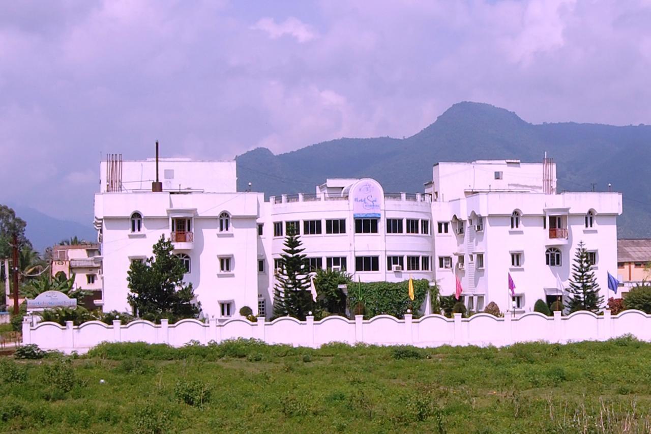 Hotel Sai International Rayagada Экстерьер фото